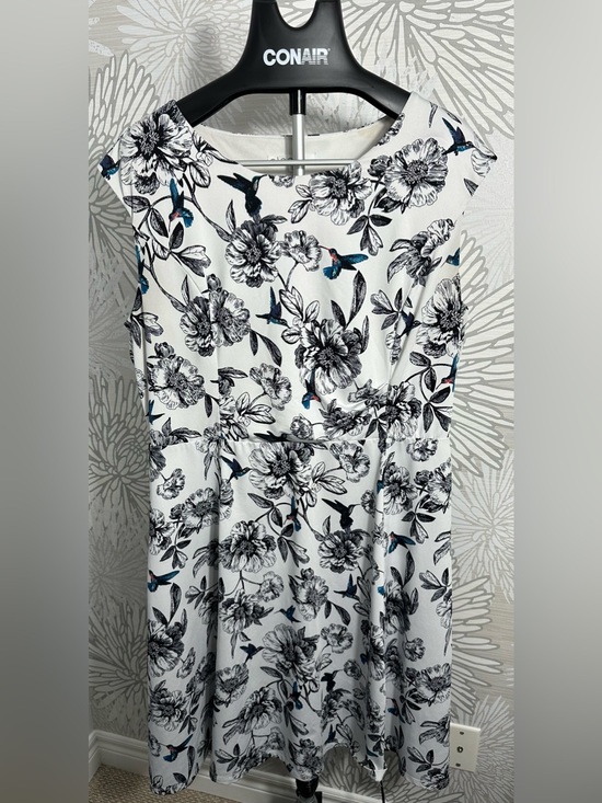 cleo Dresses & Skirts - Cleo Floral Dress